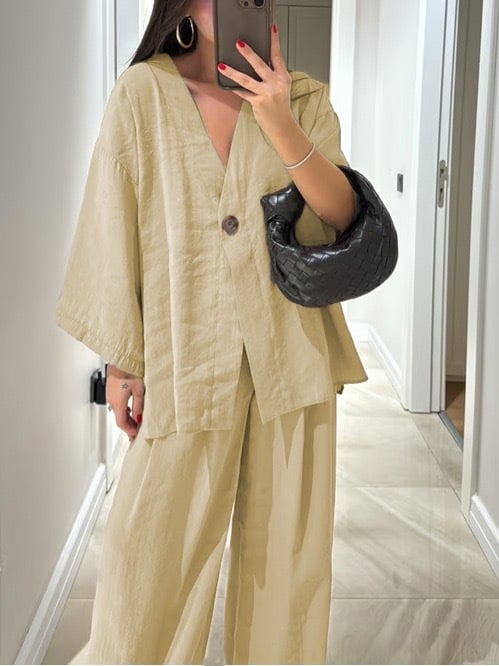 Solid color two-piece suit