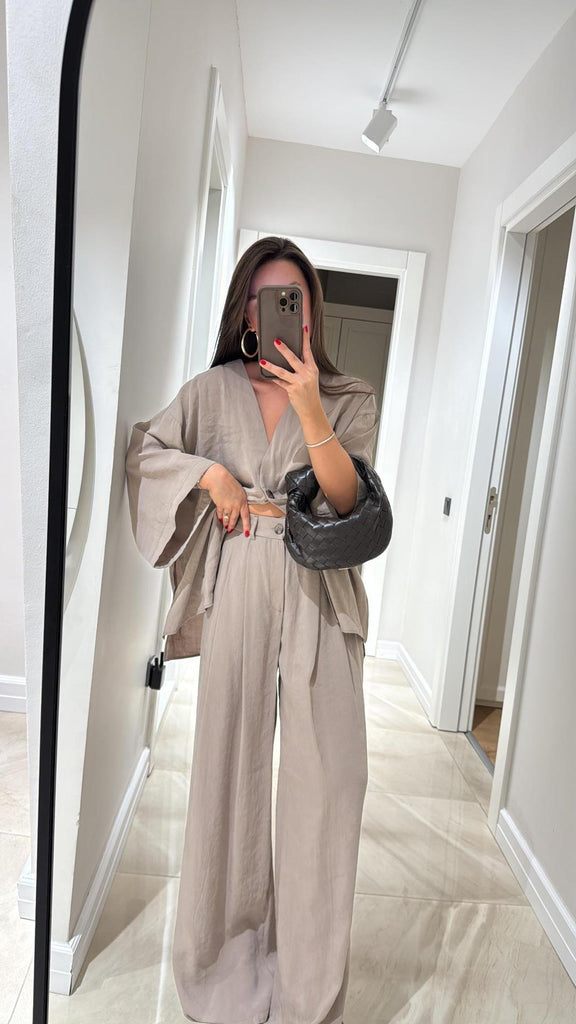 Solid color two-piece suit