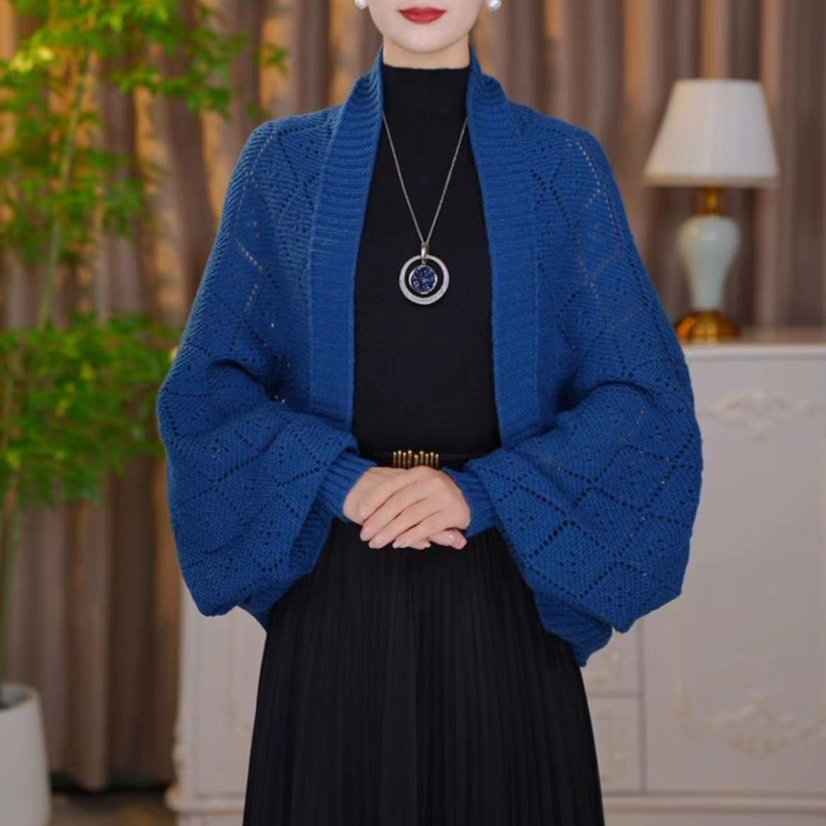 🔥2025 New Fashion🎀Fashion Hollow Out Knitted Shawl Coat