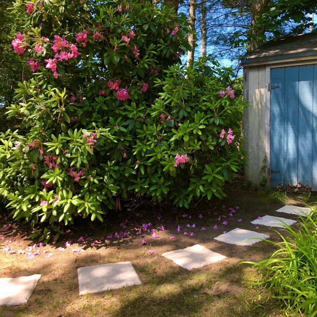 15.5” Decorative Stepping Stones That Stake Into The Ground