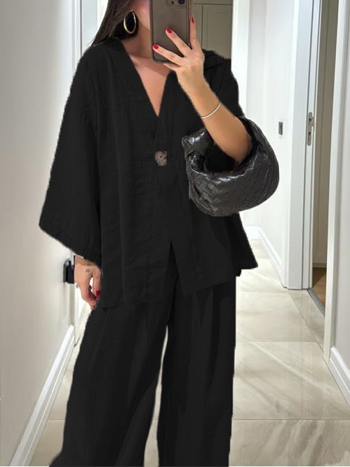 Solid color two-piece suit