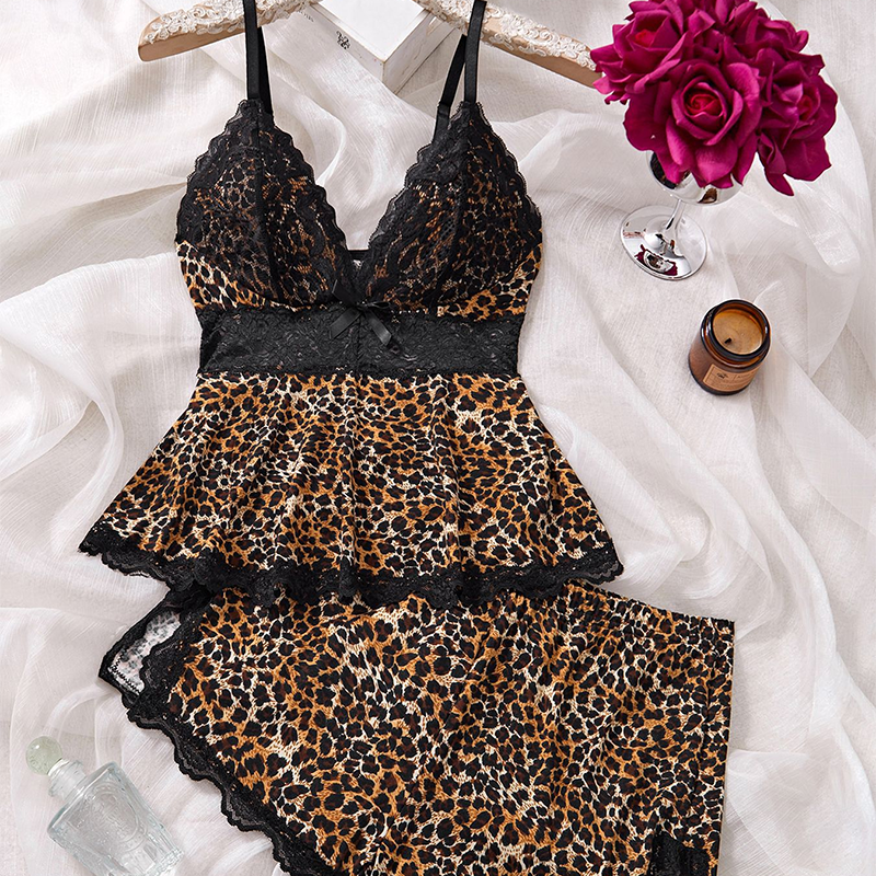 💕Lace Trimmed V-Neck Camisole & Shorts Sleepwear Set